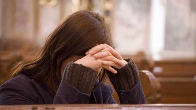 Should women cover their heads in church?
